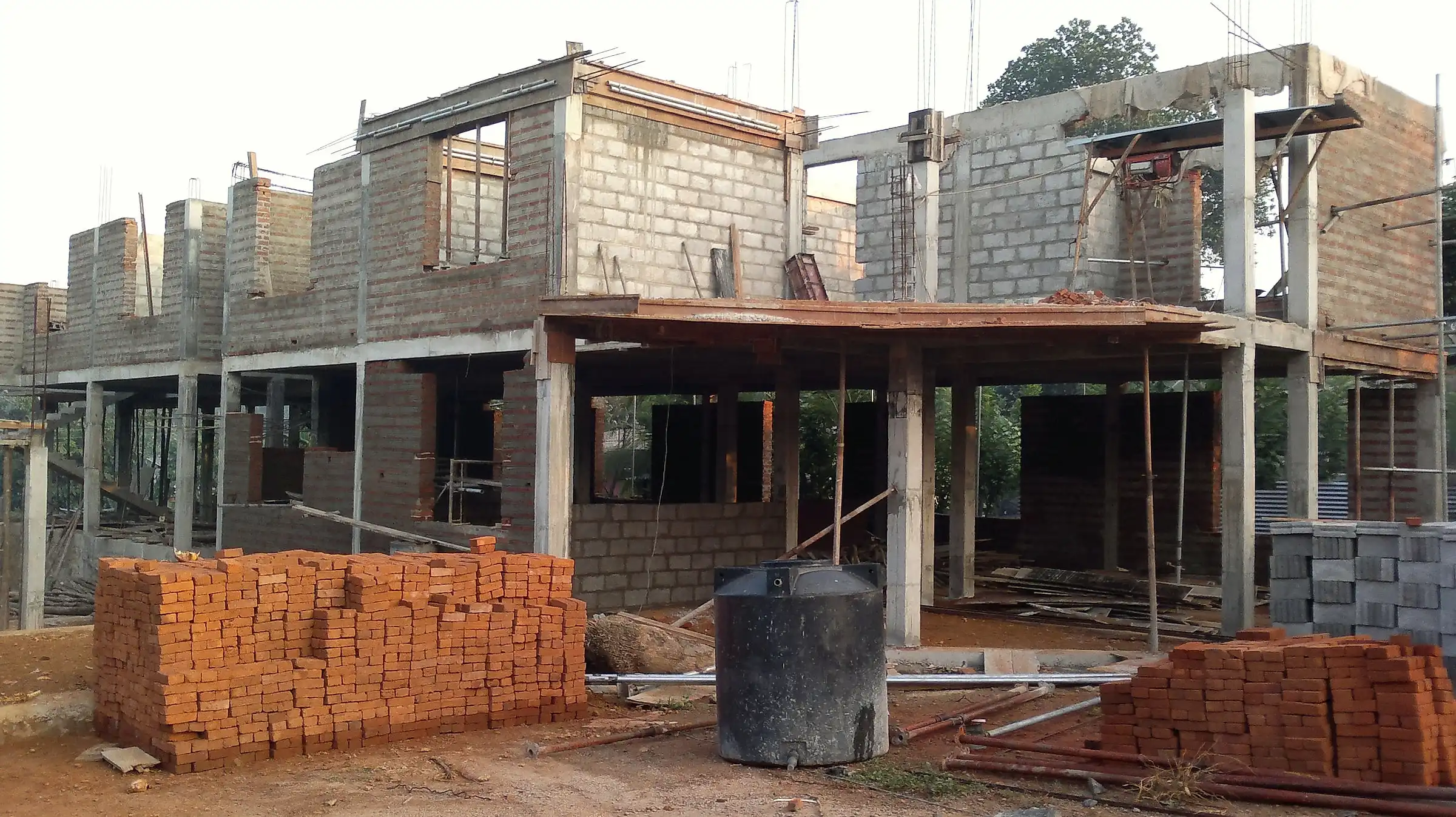 Construction status, photo 57
