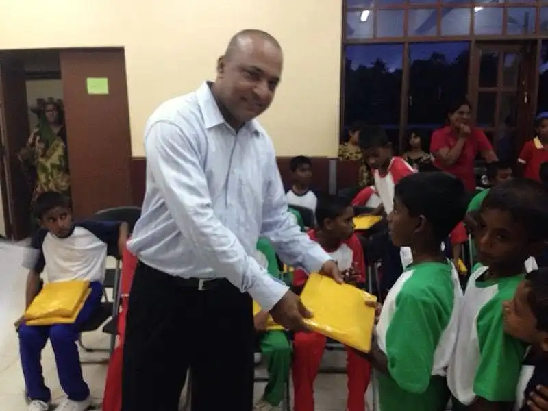 Director of AAMMF, Fazal Lafir handing over the prizes