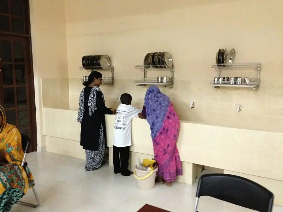 Teaching the child to wash after meals