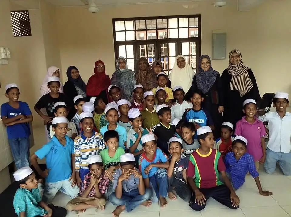 Well-wishers visit the home, photo 5
