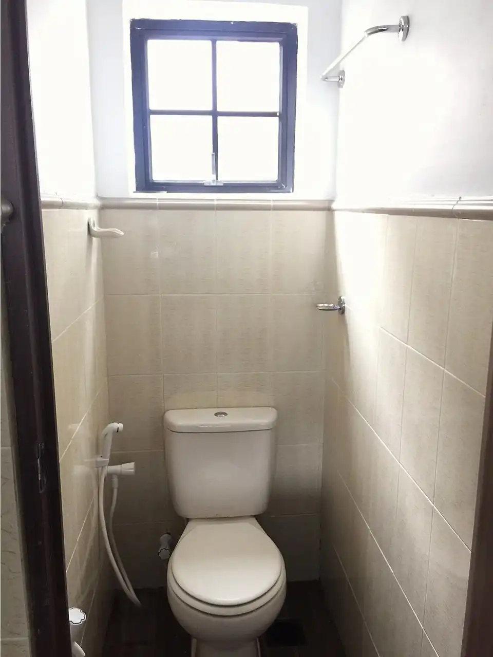 Common use rest rooms